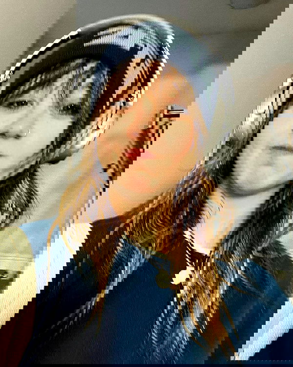 _femalien image ~ Altpins