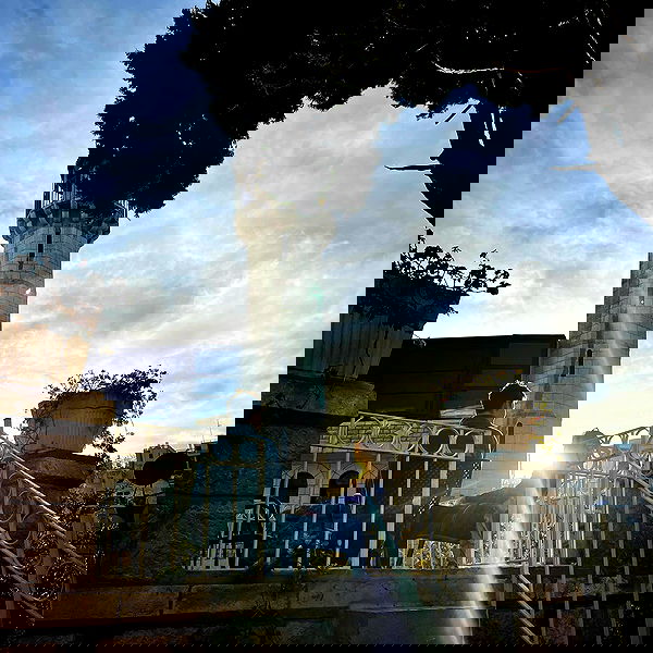 _femalien image ~ Altpins