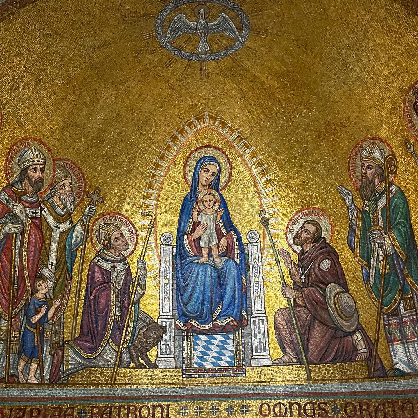 _femalien instagram image archive image