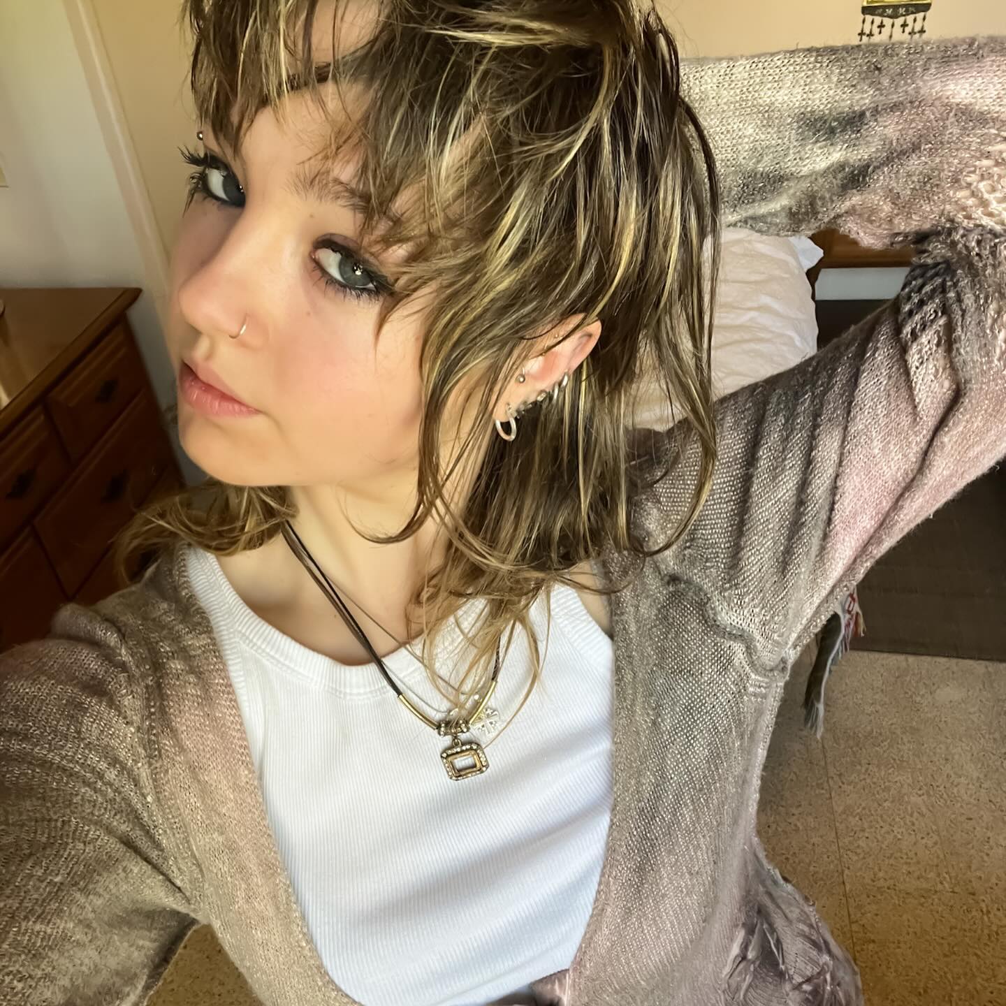 _femalien instagram image archive image