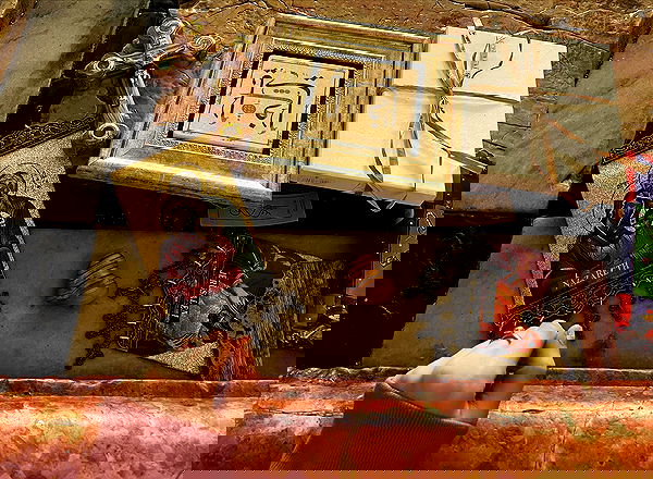 _femalien image ~ Altpins