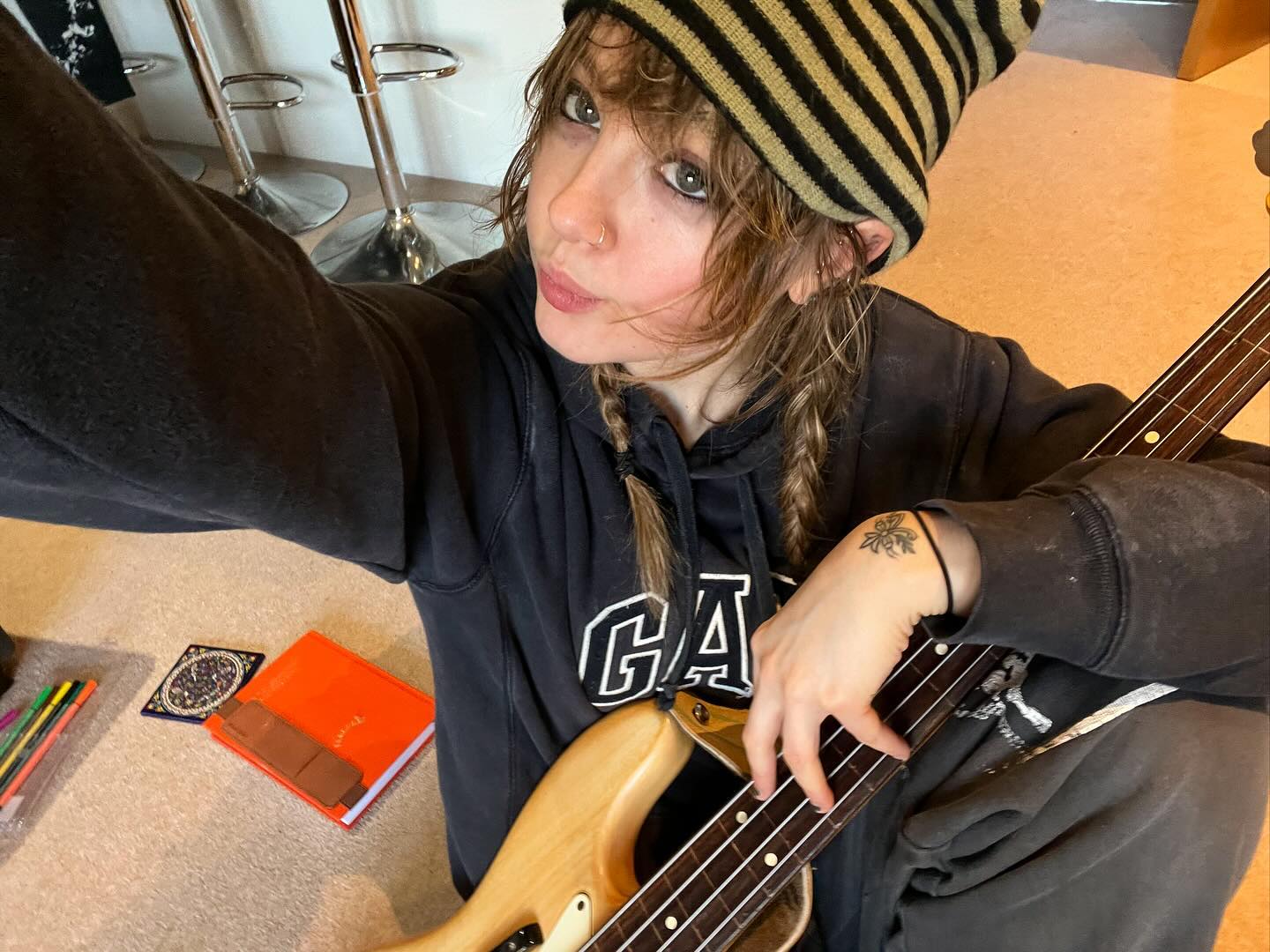 _femalien instagram image archive image