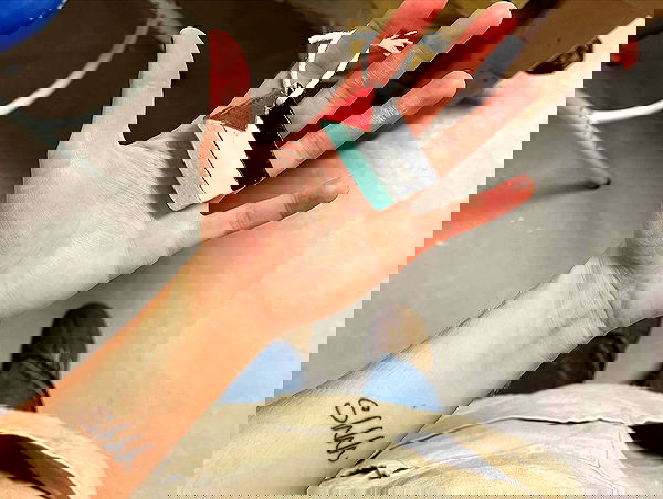 _femalien image ~ Altpins