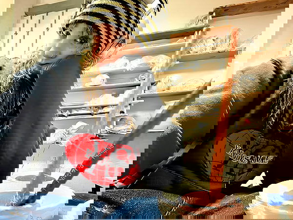 _femalien image ~ Altpins