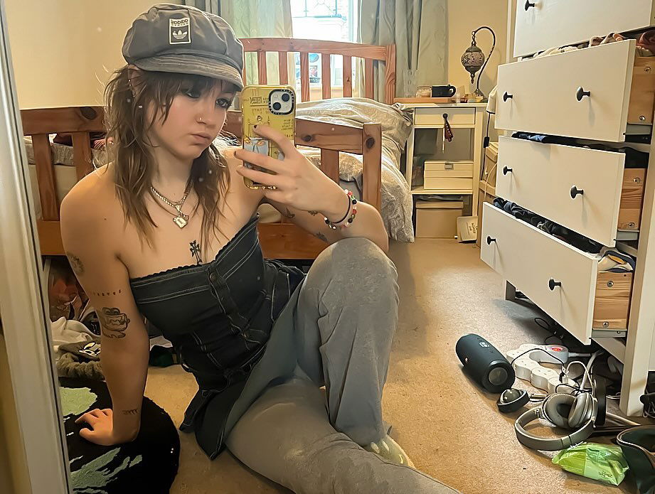 _femalien instagram image archive image