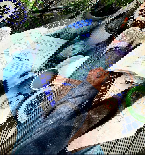 _femalien image ~ Altpins