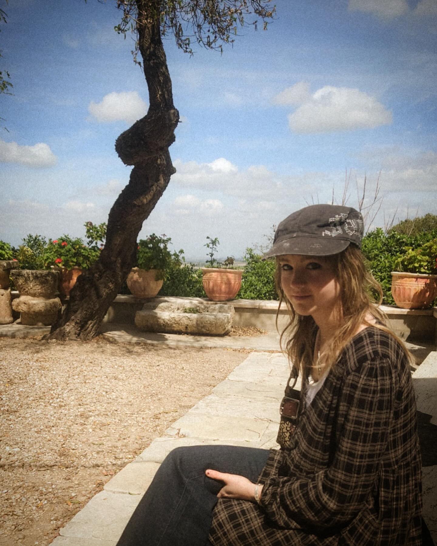 _femalien instagram image archive image