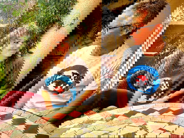 _femalien image ~ Altpins