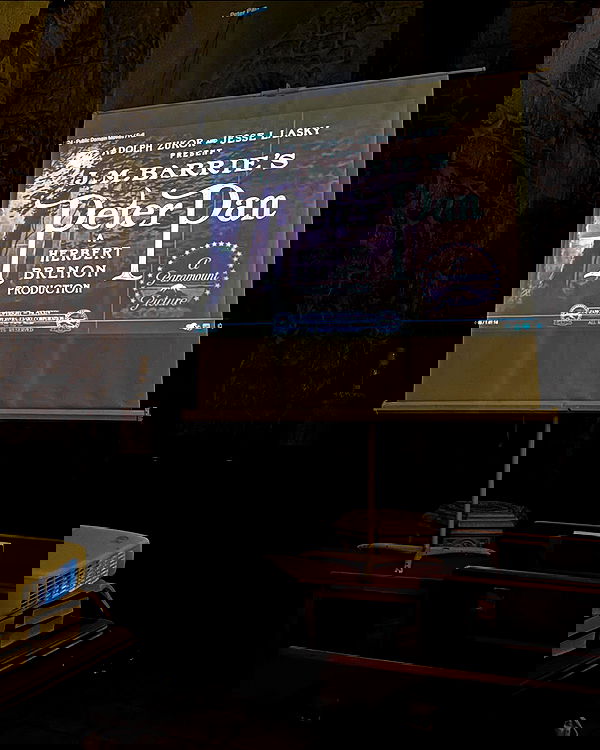 _femalien image ~ Altpins