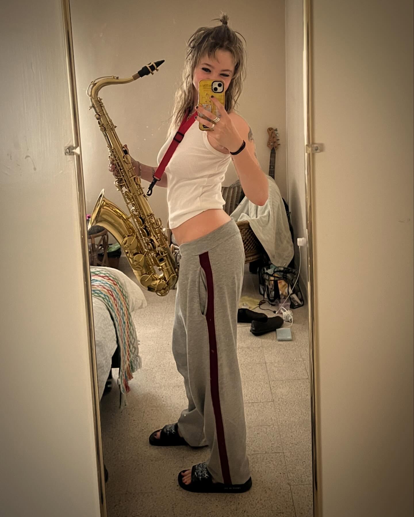 _femalien instagram image archive image