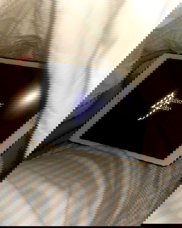 _femalien image ~ Altpins