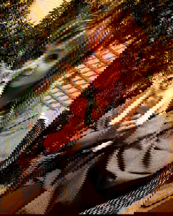 _femalien image ~ Altpins