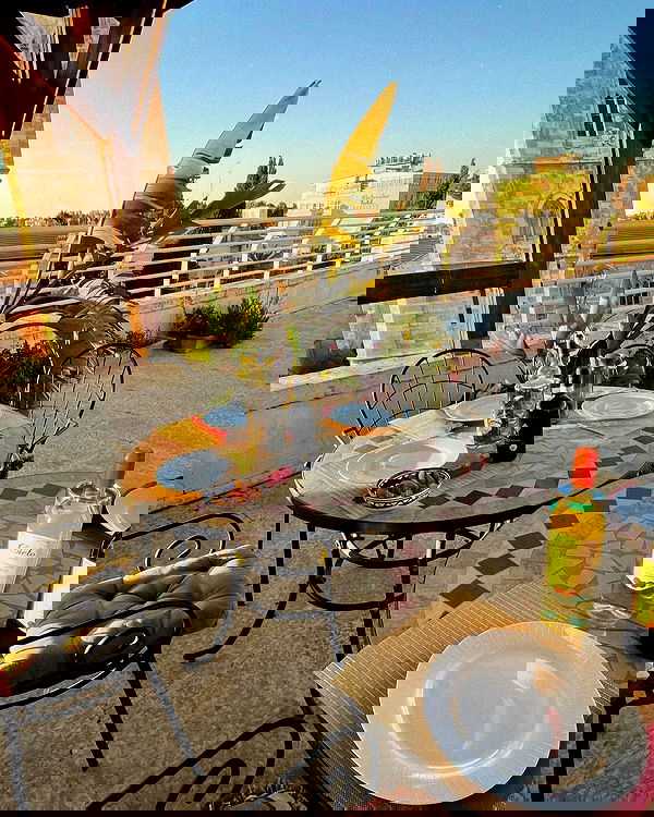 _femalien image ~ Altpins