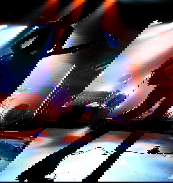 _femalien image ~ Altpins