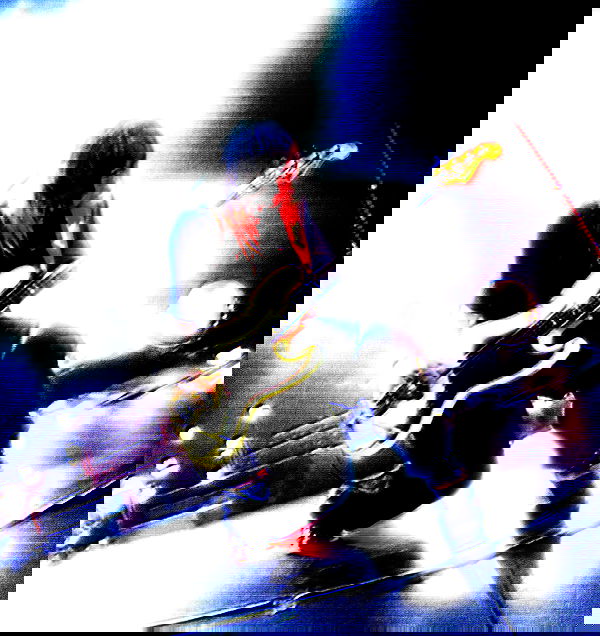 _femalien image ~ Altpins