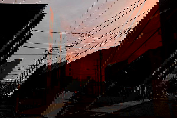 _femalien image ~ Altpins