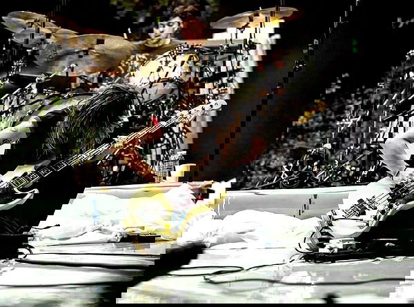 _femalien image ~ Altpins