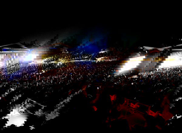 _femalien image ~ Altpins