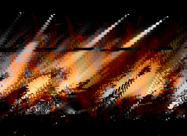 _femalien image ~ Altpins