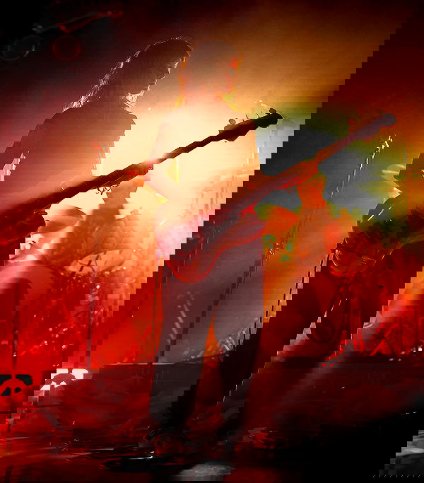 _femalien image ~ Altpins