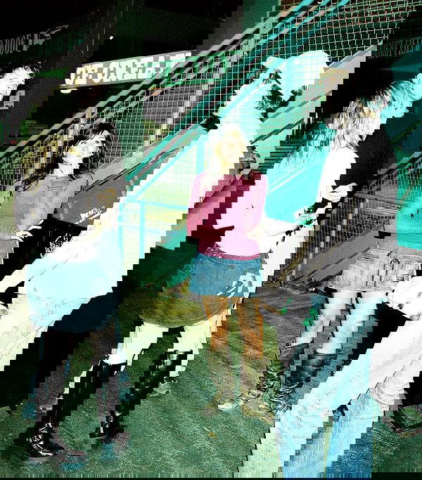 _femalien image ~ Altpins