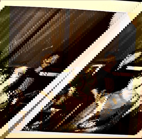 _femalien image ~ Altpins