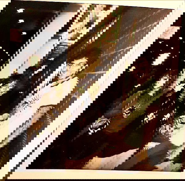 _femalien image ~ Altpins