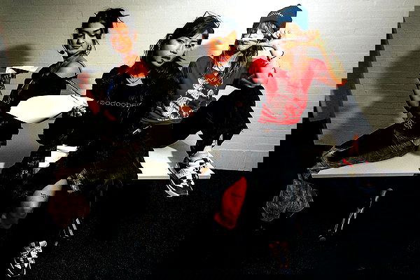 _femalien image ~ Altpins