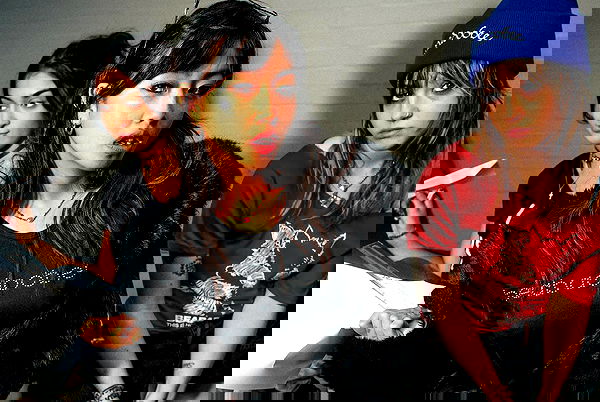 _femalien image ~ Altpins