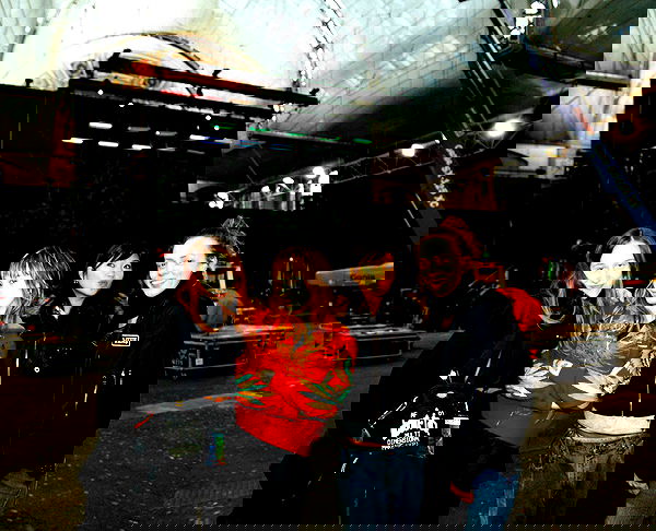 _femalien image ~ Altpins