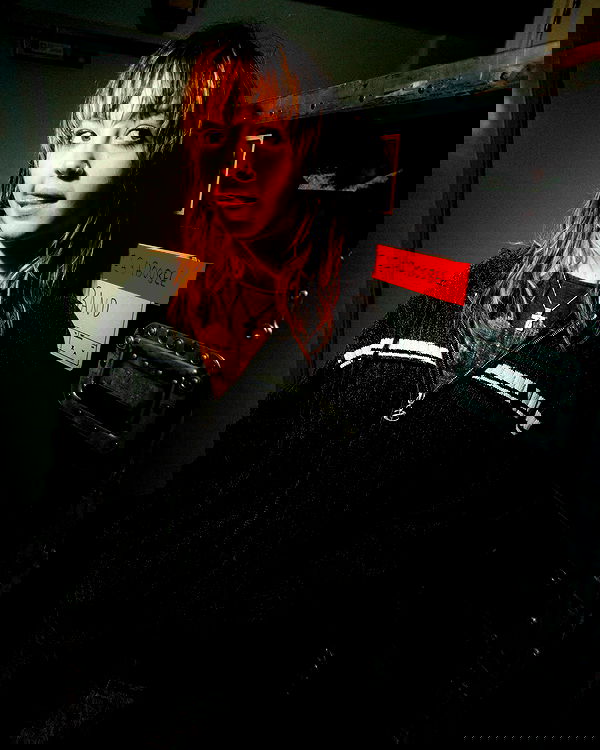 _femalien image ~ Altpins