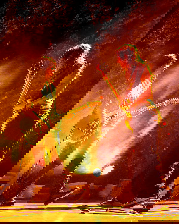 _femalien image ~ Altpins