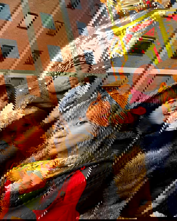 _femalien image ~ Altpins