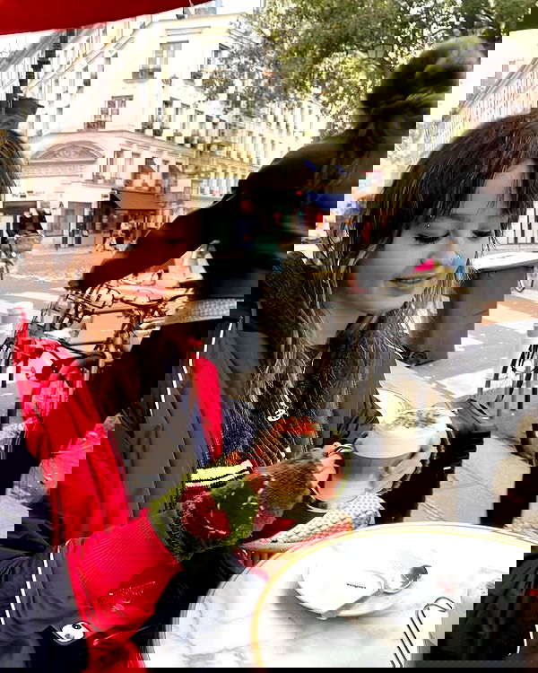 _femalien image ~ Altpins