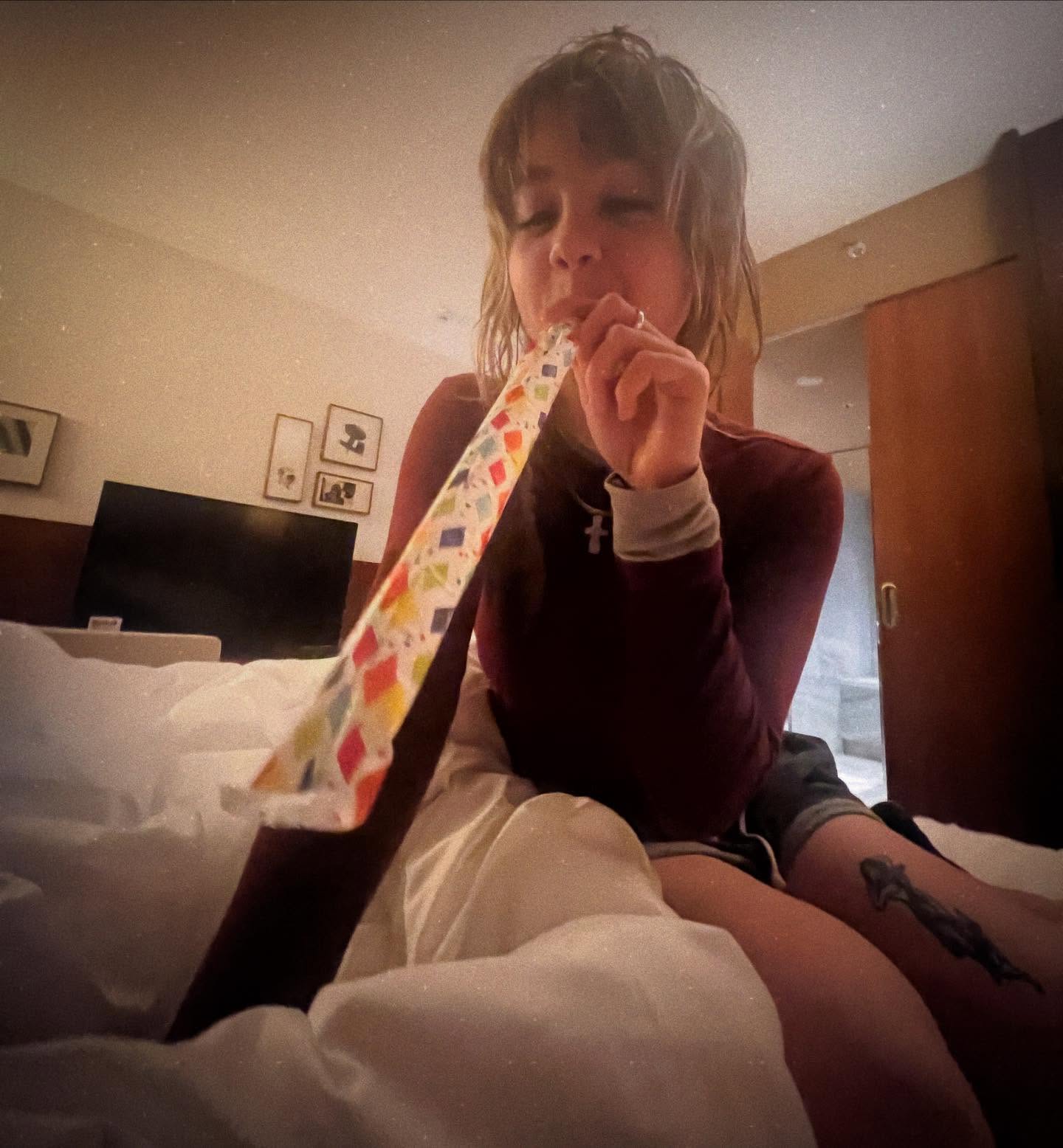 _femalien instagram image archive image