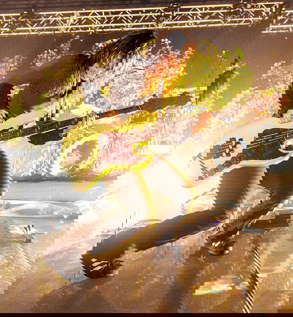 _femalien image ~ Altpins