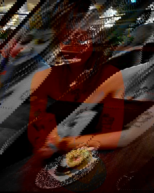 _femalien image ~ Altpins