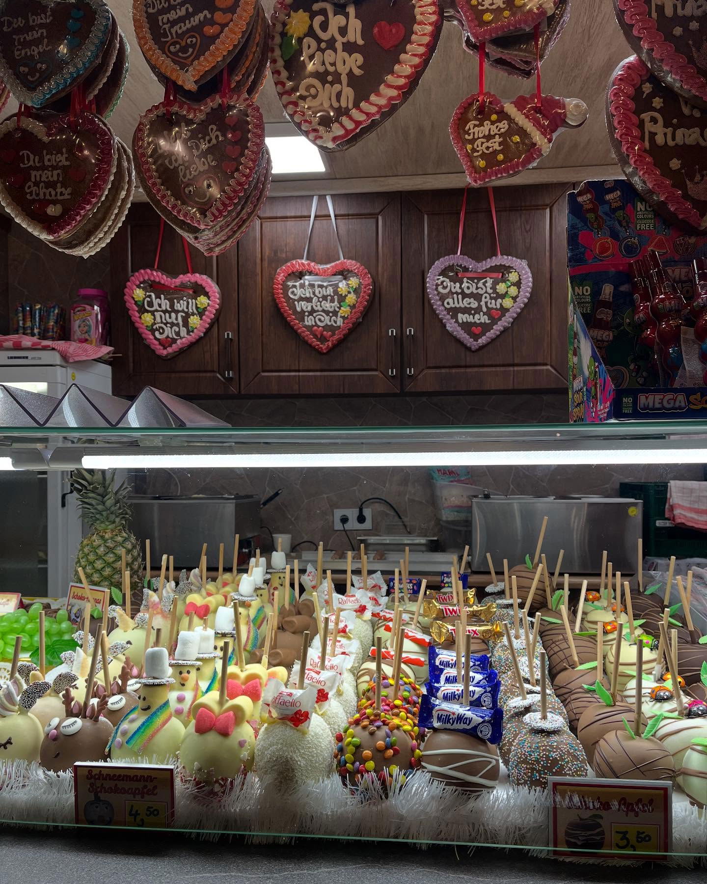 _femalien instagram image archive image