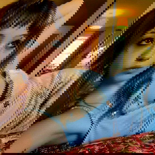 _femalien image ~ Altpins