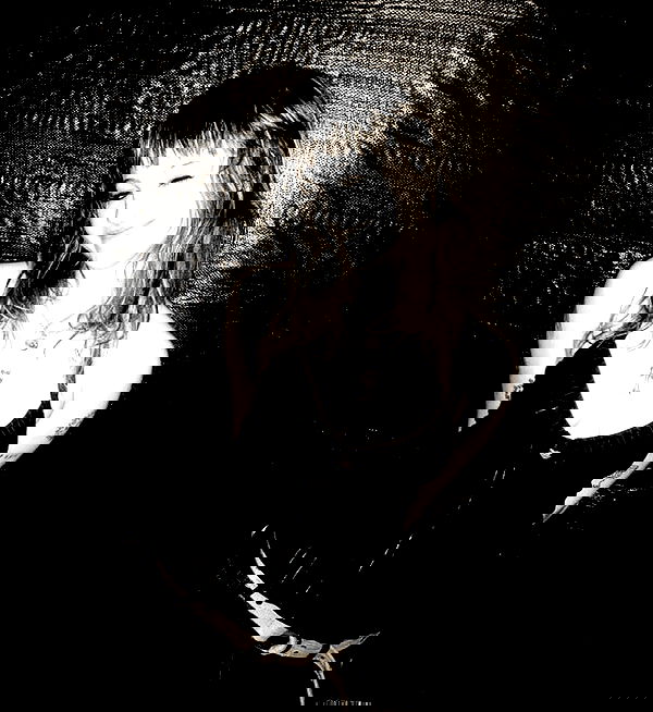 _femalien image ~ Altpins