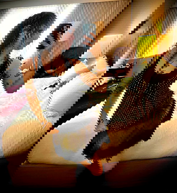 _femalien image ~ Altpins