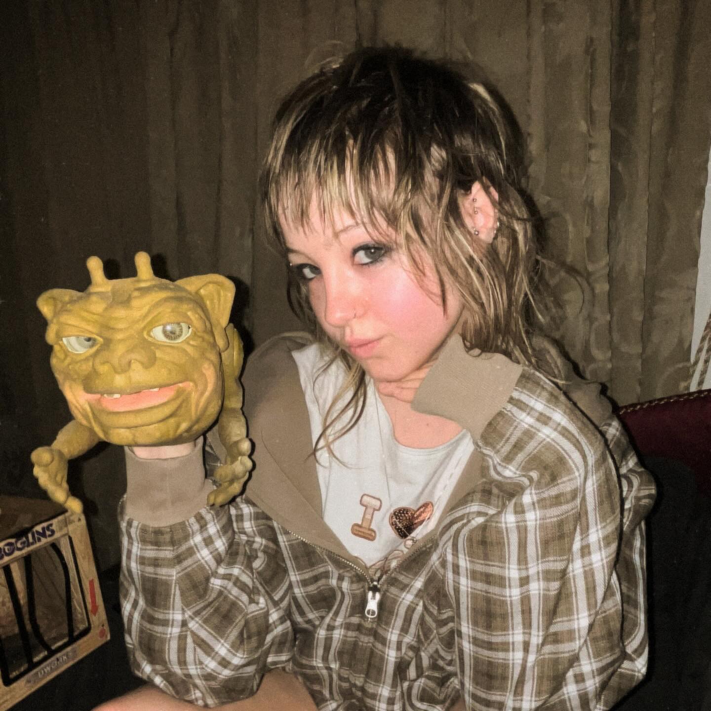 _femalien instagram image archive image