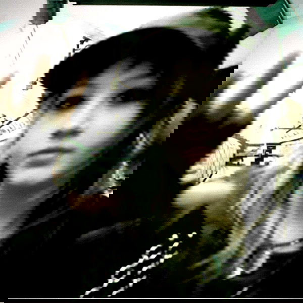 _femalien image ~ Altpins