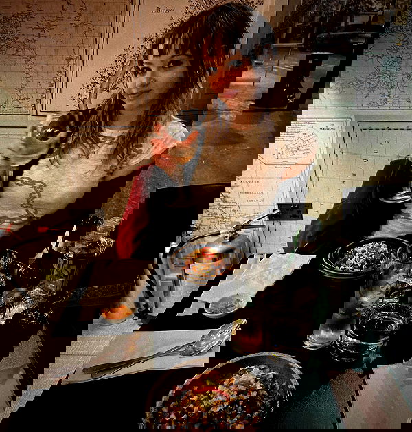 _femalien image ~ Altpins