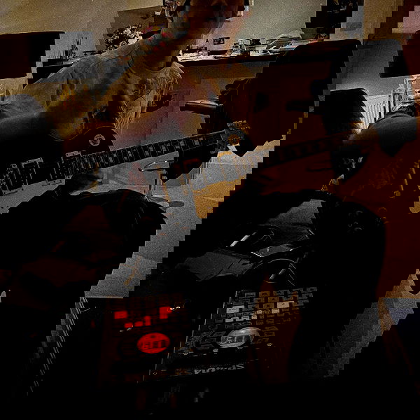 _femalien image ~ Altpins