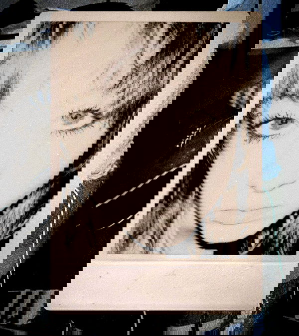 _femalien image ~ Altpins