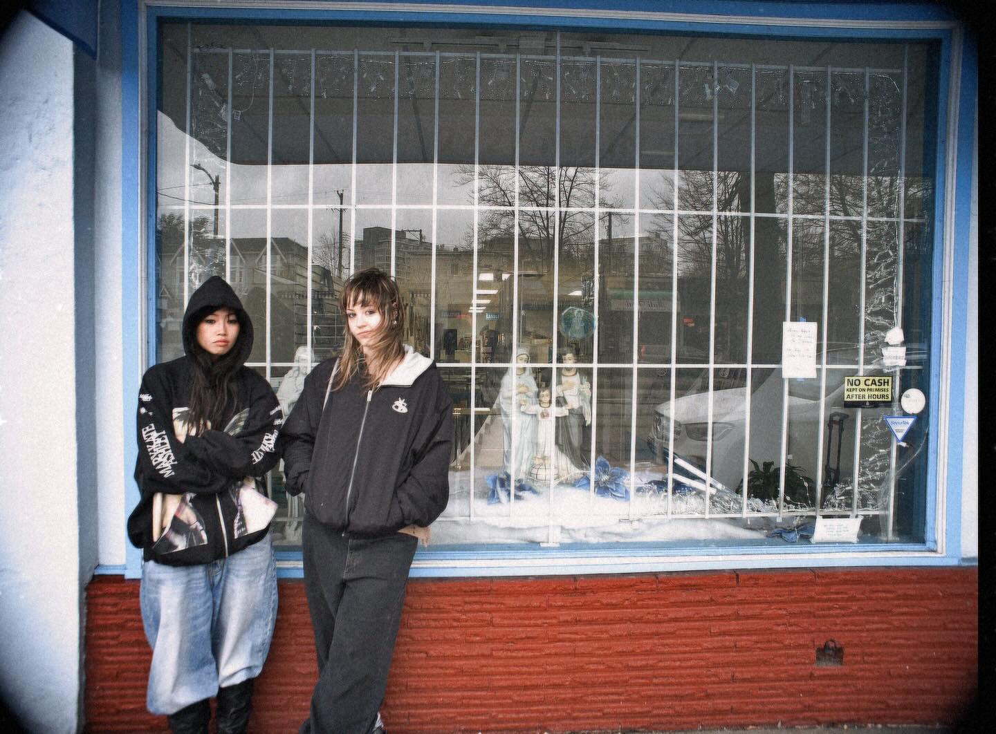 _femalien instagram image archive image