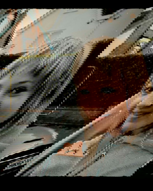 _femalien image ~ Altpins