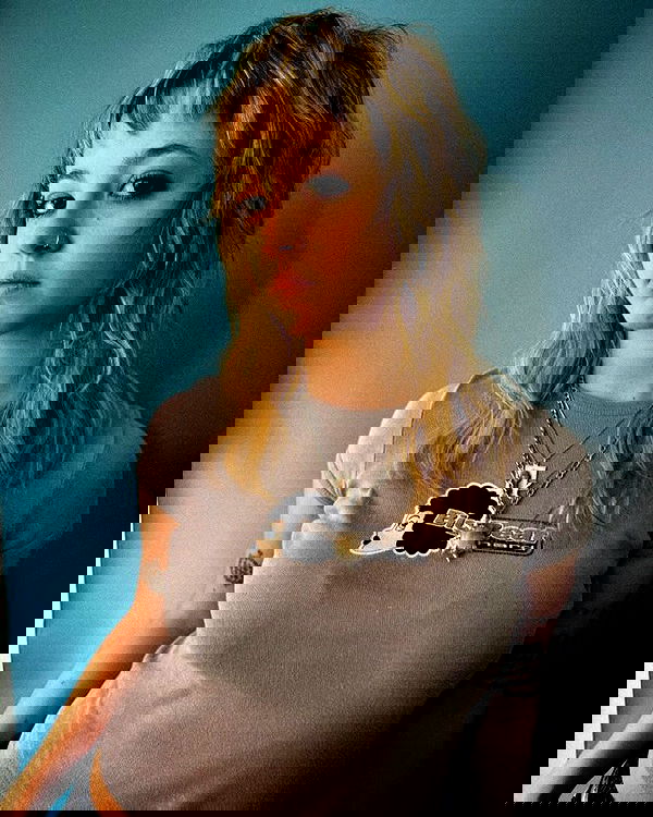 _femalien image ~ Altpins