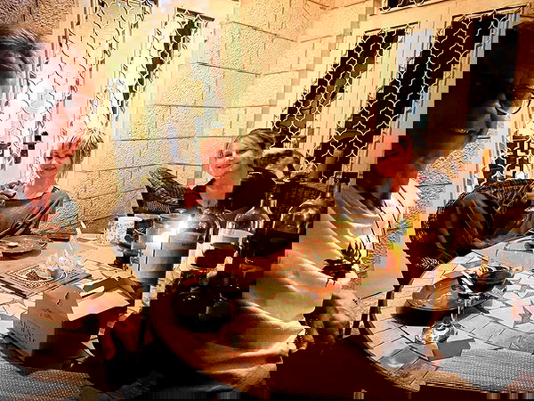 _femalien image ~ Altpins